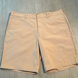 J. Crew Men’s 9” inseam dark khaki tech preppy short in size 36